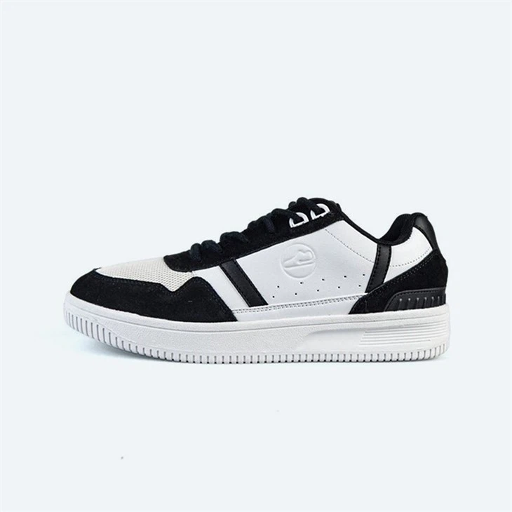 Zapatos casuales deportivos clásicos en blanco y negro